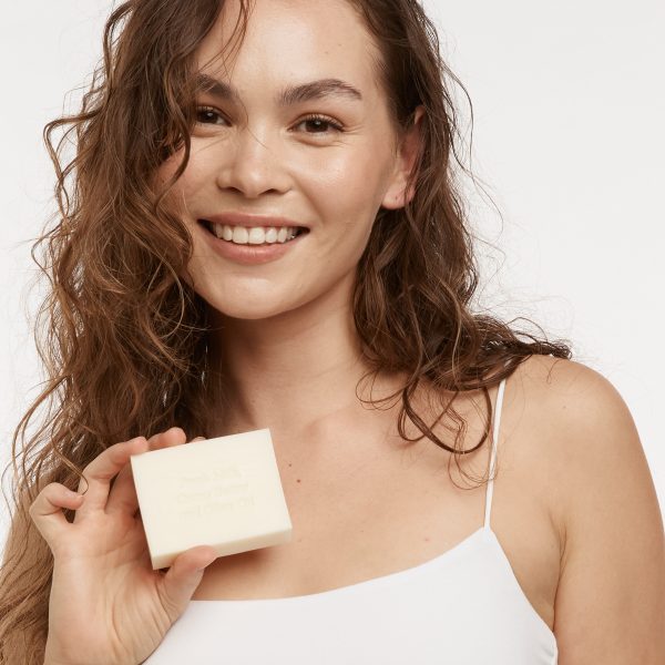 MooGoo Soothing Cleansing Bar 130g - Goat's Milk - Image 3