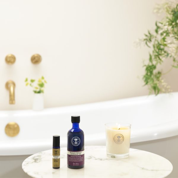 Neals Yard Remedies Women's Balance Massage Oil 100ml - Image 2