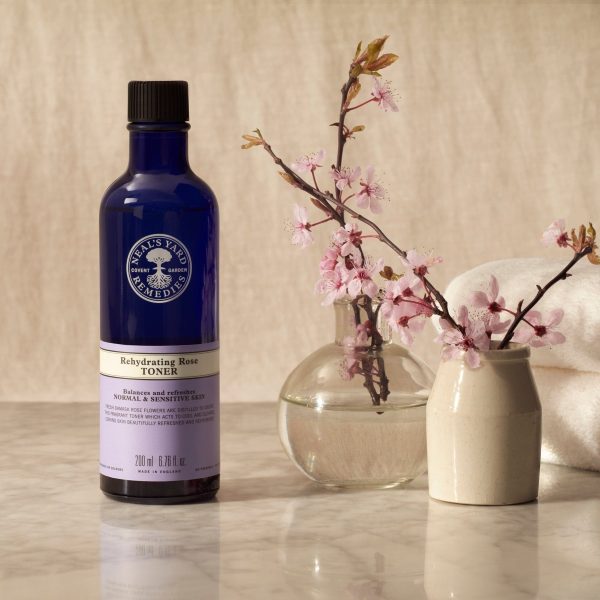 Neals Yard Remedies Rehydrating Rose Toner 200ml - Image 2