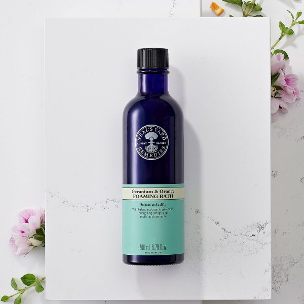 Neals Yard Remedies Geranium & Orange Foaming Bath 200ml - Image 2