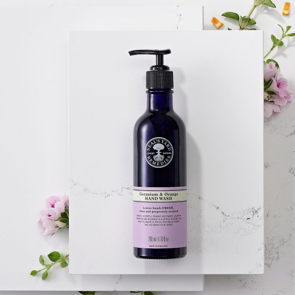Neals Yard Remedies Geranium & Orange Hand Wash 200ml - Image 2
