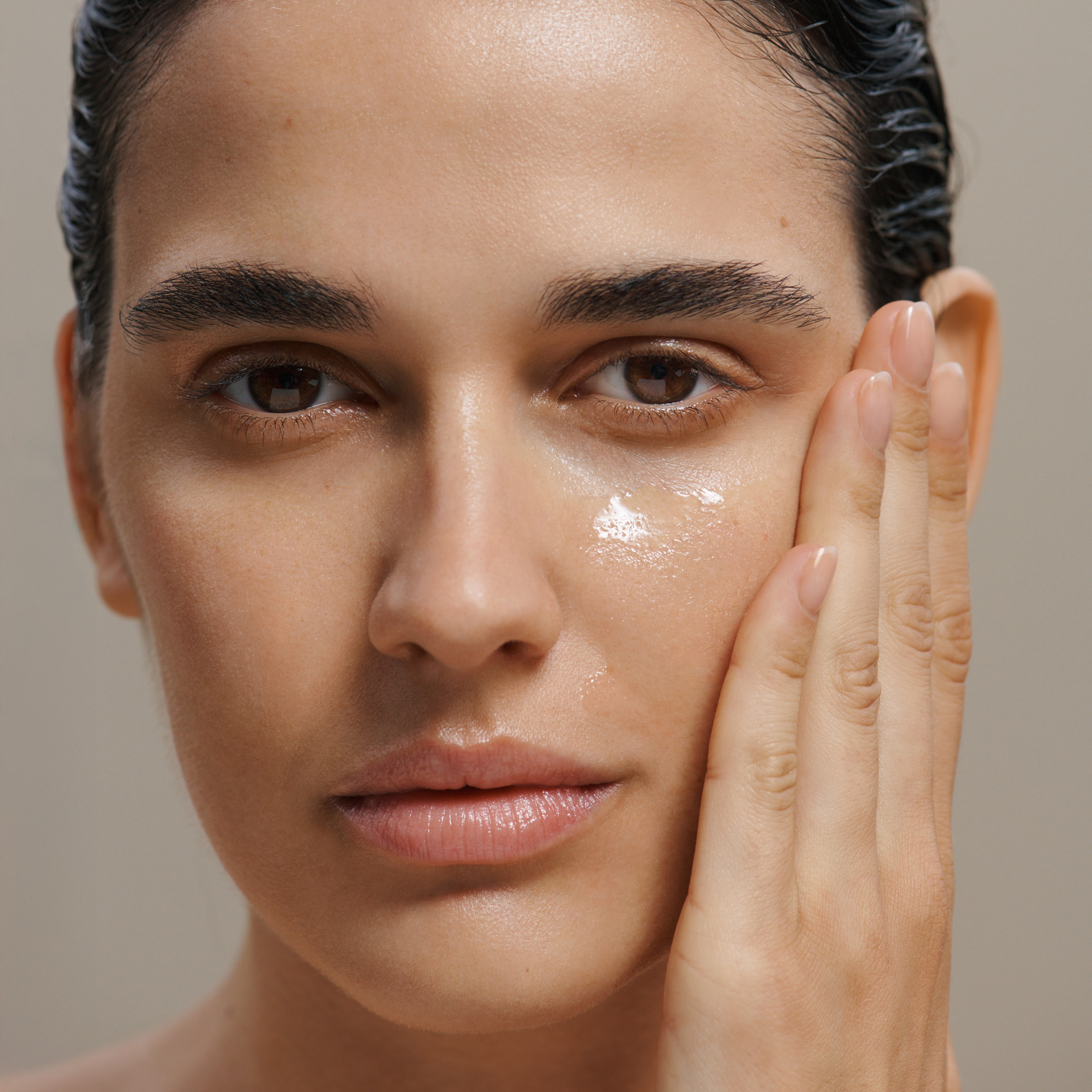 Dr Hauschka Hydrating Serum Plus 30ml - Image 4